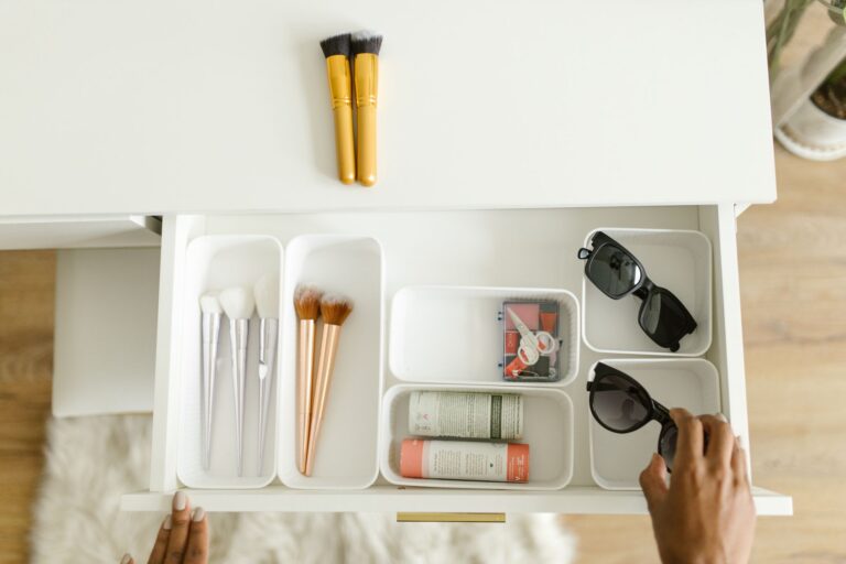 Make-up organizer met geordende cosmetica